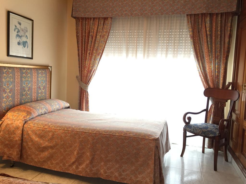 Hotel Derby Carballino Buitenkant foto