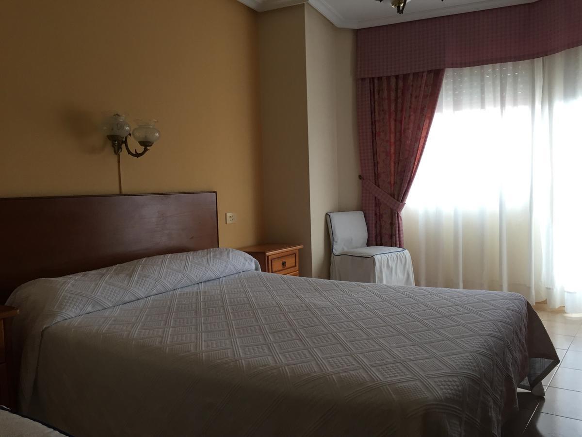 Hotel Derby Carballino Buitenkant foto