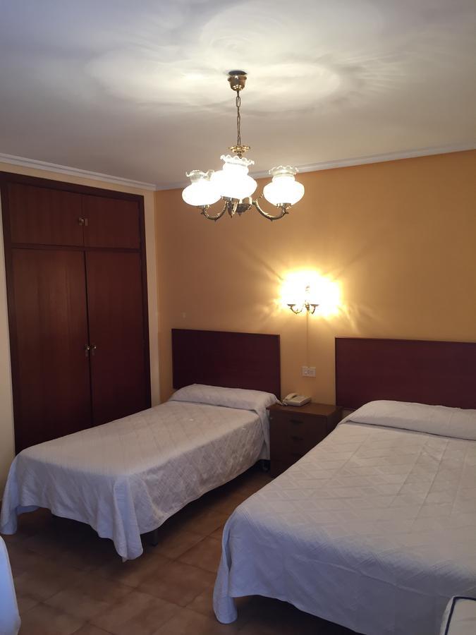 Hotel Derby Carballino Buitenkant foto